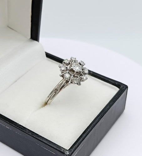 55 Bague fleur en or gris, platine et diamants 58 Facettes SADD/51/0