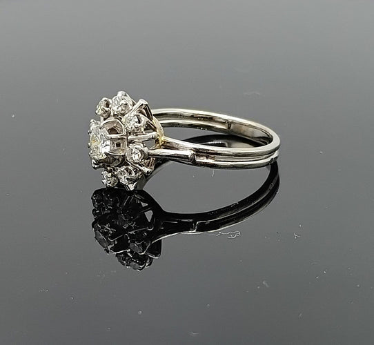 55 Bague fleur en or gris, platine et diamants 58 Facettes SADD/51/0