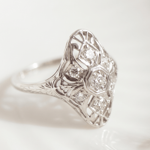 Bague 52 Art déco - Bague ancienne en or blanc 750 et diamants 58 Facettes HJ062605