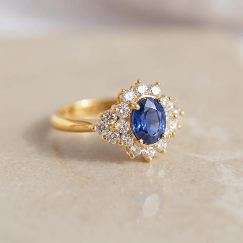 Bague 53 Bague en or jaune avec saphir et diamants 58 Facettes HJ062604