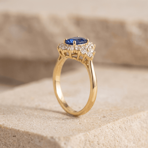 Bague 53 Bague en or jaune avec saphir et diamants 58 Facettes HJ062604