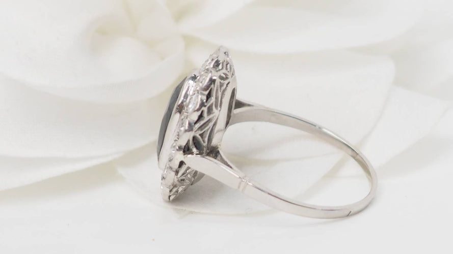 Bague Bague Pompadour en platine, saphir et diamants 58 Facettes 32635