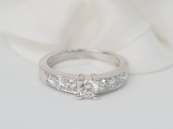Bague 51 Bague solitaire en or blanc avec diamants, 0,28 ct 58 Facettes F4581