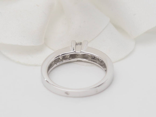 Bague 51 Bague solitaire en or blanc avec diamants, 0,28 ct 58 Facettes F4581