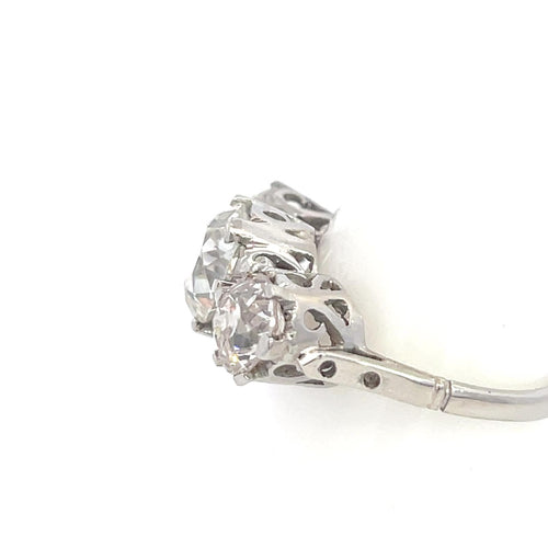 Bague 54 Bague de fiançailles trois pierres en platine et diamants taille ancienne 58 Facettes