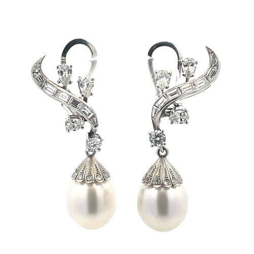 Boucles d'oreilles Boucles d'oreilles pendantes 1950 en platine, perles et diamants 58 Facettes