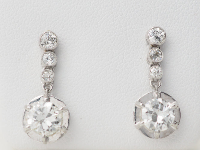 Boucles d'oreilles Dormeuses anciennes - Boucles d'oreilles en or blanc et diamants 58 Facettes 32108