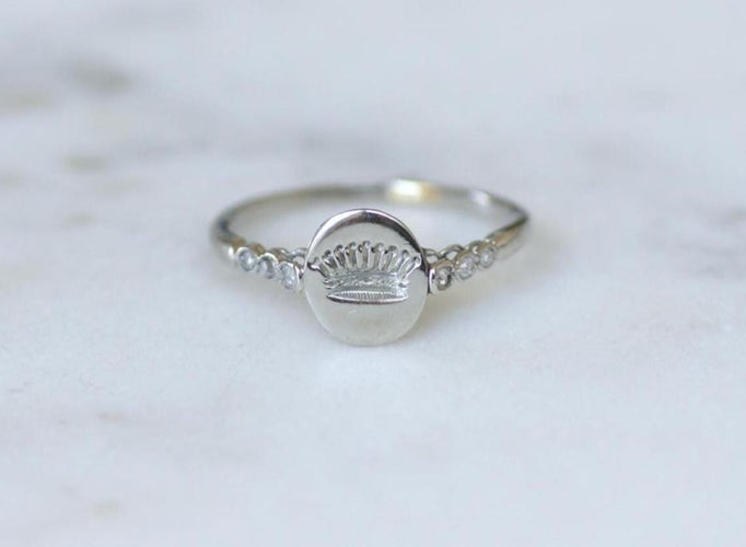 Bague 57 Bague ancienne - Couronne de comte en platine et diamants 58 Facettes