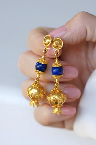 Boucles d'oreilles Boucles d'oreilles pendantes en or jaune et lapis-lazuli 58 Facettes