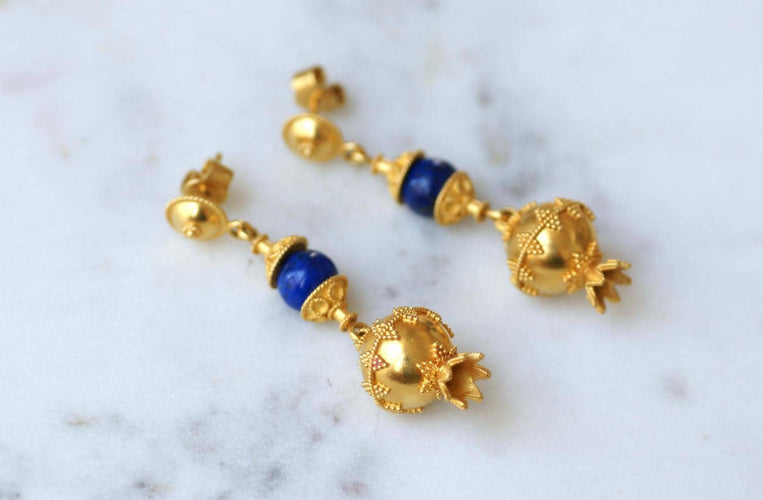 Boucles d'oreilles Boucles d'oreilles pendantes en or jaune et lapis-lazuli 58 Facettes