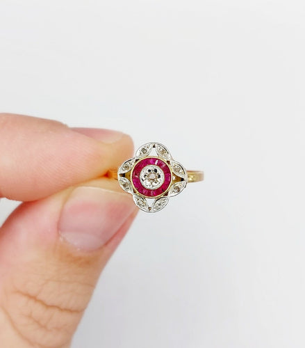 Bague 53 Bague cible Art déco en or 18K, diamants et rubis synthétiques 58 Facettes A07449