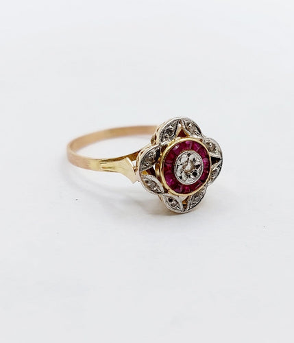 Bague 53 Bague cible Art déco en or 18K, diamants et rubis synthétiques 58 Facettes A07449