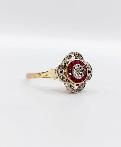 Bague 53 Bague cible Art déco en or 18K, diamants et rubis synthétiques 58 Facettes A07449