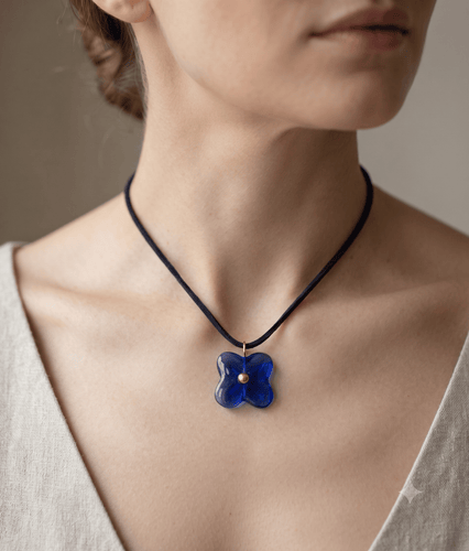 Collier Baccarat Hortensia - Collier en or 18 carats et cristal bleu saphir 58 Facettes 260146