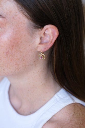 Boucles d'oreilles Boucles d'oreilles marguerite en or jaune, saphirs roses et diamants 58 Facettes
