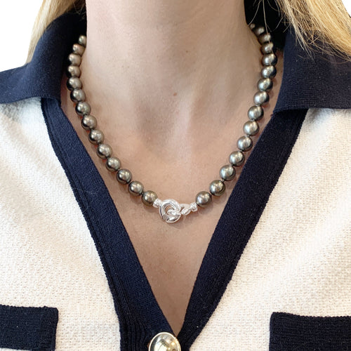 Collier Collier 42 perles de Tahiti en or blanc 58 Facettes 35729