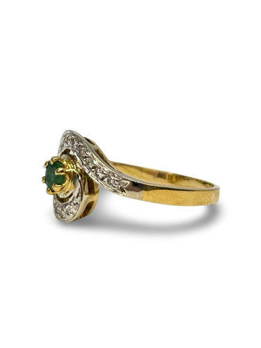 Bague 56 Bague en or jaune 18K, émeraude et diamants 58 Facettes 2104