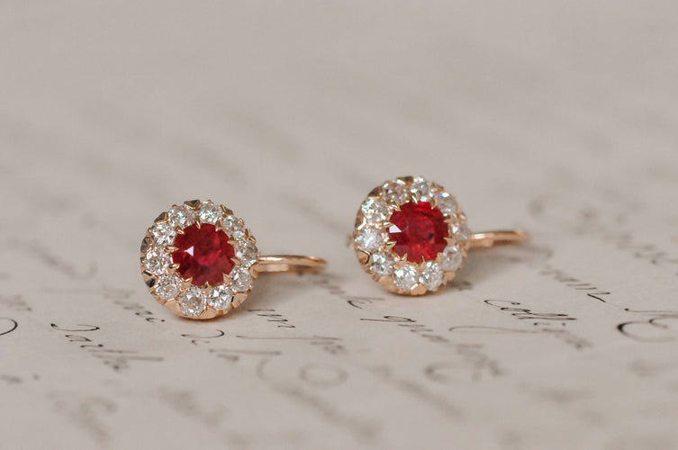 Boucles d'oreilles Boucles d'oreilles - Rubis birmans et diamants en or jaune 18K 58 Facettes