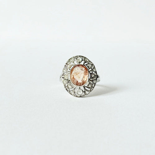 Bague 53 Bague marguerite en or blanc avec saphir rose et diamants 58 Facettes