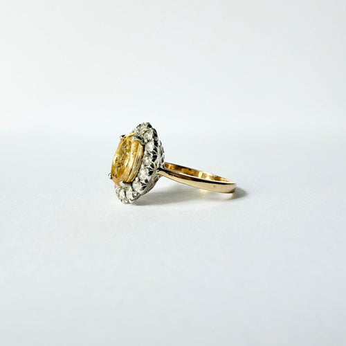 Bague 54 Bague marguerite en or jaune et gris, saphir jaune et diamants 58 Facettes
