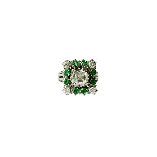 Bague 44 Bague en or gris, diamants et émeraudes vers 1950 58 Facettes