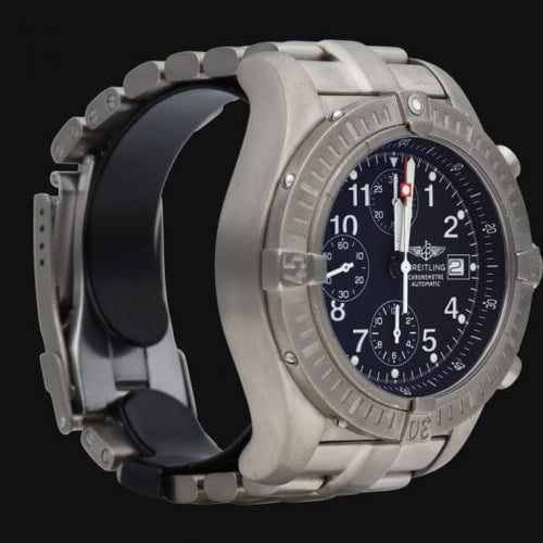 Montre Breitling Super Avenger - Montre chronographe en acier et titane 58 Facettes MT47259