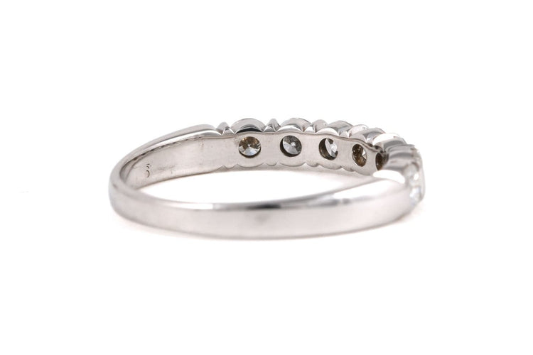 Bague 54 Bague contemporaine en or blanc 18 carats et diamants 58 Facettes B887
