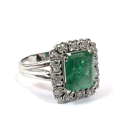 Bague 51 Bague en or blanc 18 ct, émeraude 3 ct et diamants 58 Facettes 449/26 D 241/26
