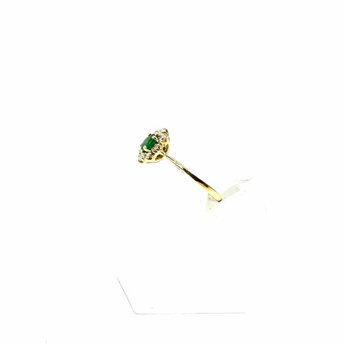 52 Bague en or jaune, émeraude et diamants 58 Facettes Z15B51839