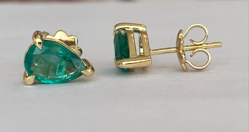 Boucles d'oreilles ALGT - Boucles d'oreilles en or jaune et émeraudes 58 Facettes earrings