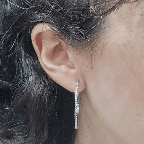 Boucles d'oreilles créoles en or blanc 18k et diamants 58 Facettes PE675