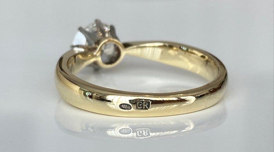 54 Bague solitaire Art déco en or jaune 14 carats, diamant 0,80 ct 58 Facettes ring