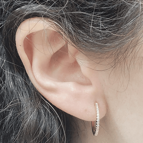 Boucles d'oreilles créoles en or 18k et diamants 58 Facettes PE997