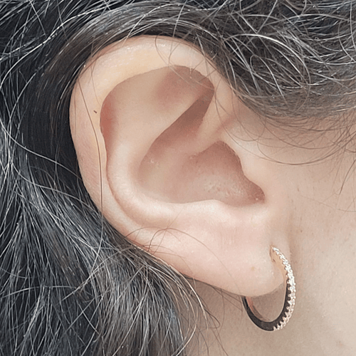 Boucles d'oreilles créoles en or 18k et diamants 58 Facettes PE997