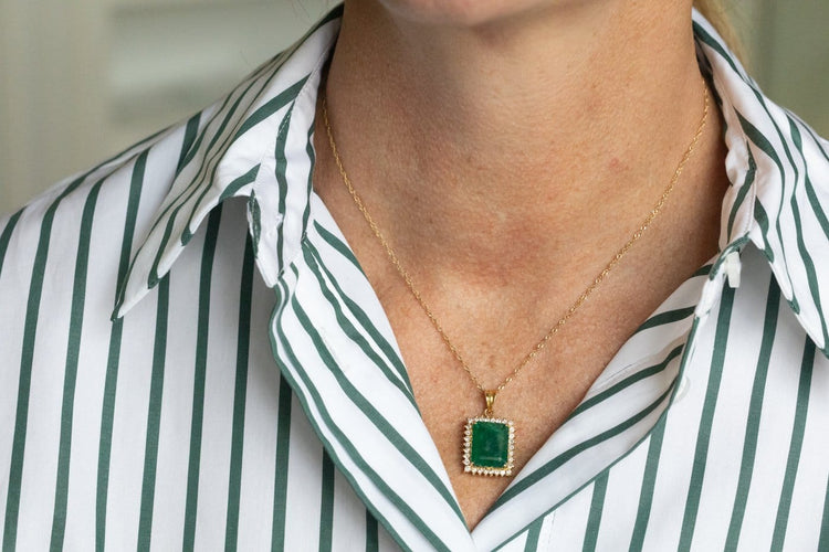 Pendentif en or 18 carats avec émeraude et diamants 58 Facettes 13437