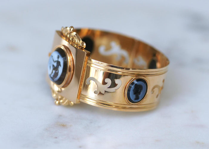 Bracelet jonc néoclassique en or rose et intailles nicolo 58 Facettes