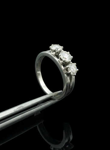 Bague 55 Bague trilogy en or blanc avec diamants 58 Facettes
