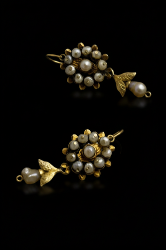 Boucles d'oreilles Boucles d’oreilles dalmates du XIXe siècle en or jaune et perles naturelles 58 Facettes