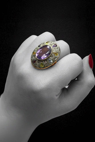 Bague 66 Bague artistique en or jaune, argent et pierres multicolores 58 Facettes