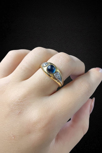 Bague 56 Bague - zaffiro cabochon et diamants en or jaune 58 Facettes