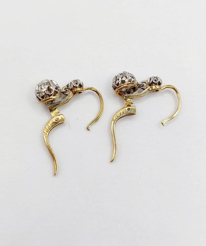 Dormeuses - Boucles d'oreilles en or 18k, platine et diamants 58 Facettes A07538