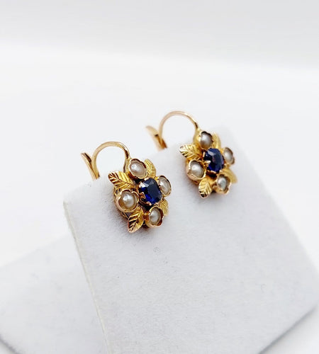 Boucles d'oreilles Dormeuses fleur Art nouveau en or 18k, verres bleus et perles 58 Facettes A07540