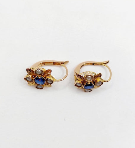 Boucles d'oreilles Dormeuses fleur Art nouveau en or 18k, verres bleus et perles 58 Facettes A07540