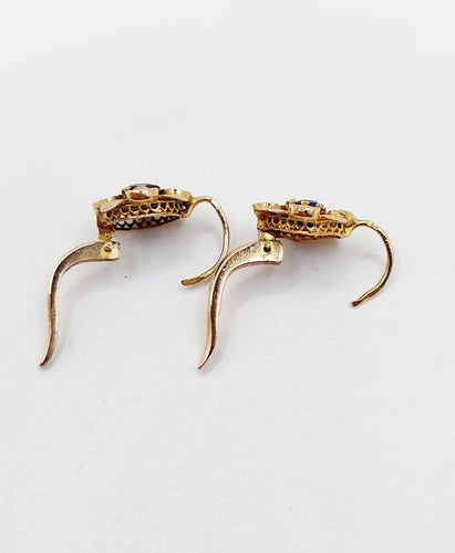 Boucles d'oreilles Dormeuses fleur Art nouveau en or 18k, verres bleus et perles 58 Facettes A07540