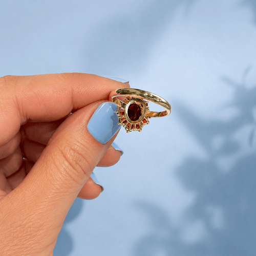 Bague 55 Bague marguerite en or jaune 18K et grenats 58 Facettes 1789