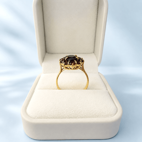 55 Bague marguerite en or jaune 18K et grenats 58 Facettes 1789