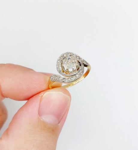 54.5 Bague tourbillon en or 18k, platine et diamants 58 Facettes A07547