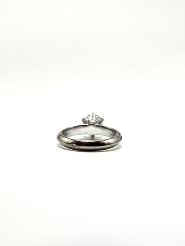 55 Bague en or blanc 18K et diamants, central env. 1,50 ct 58 Facettes SKU BO/230076