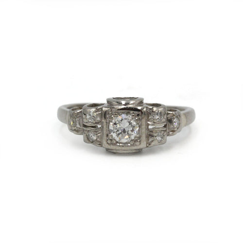 52 Art Déco - Bague en platine et diamants 58 Facettes 260173R