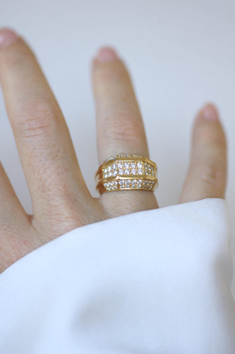 53 Bague jonc en or jaune et diamants 58 Facettes